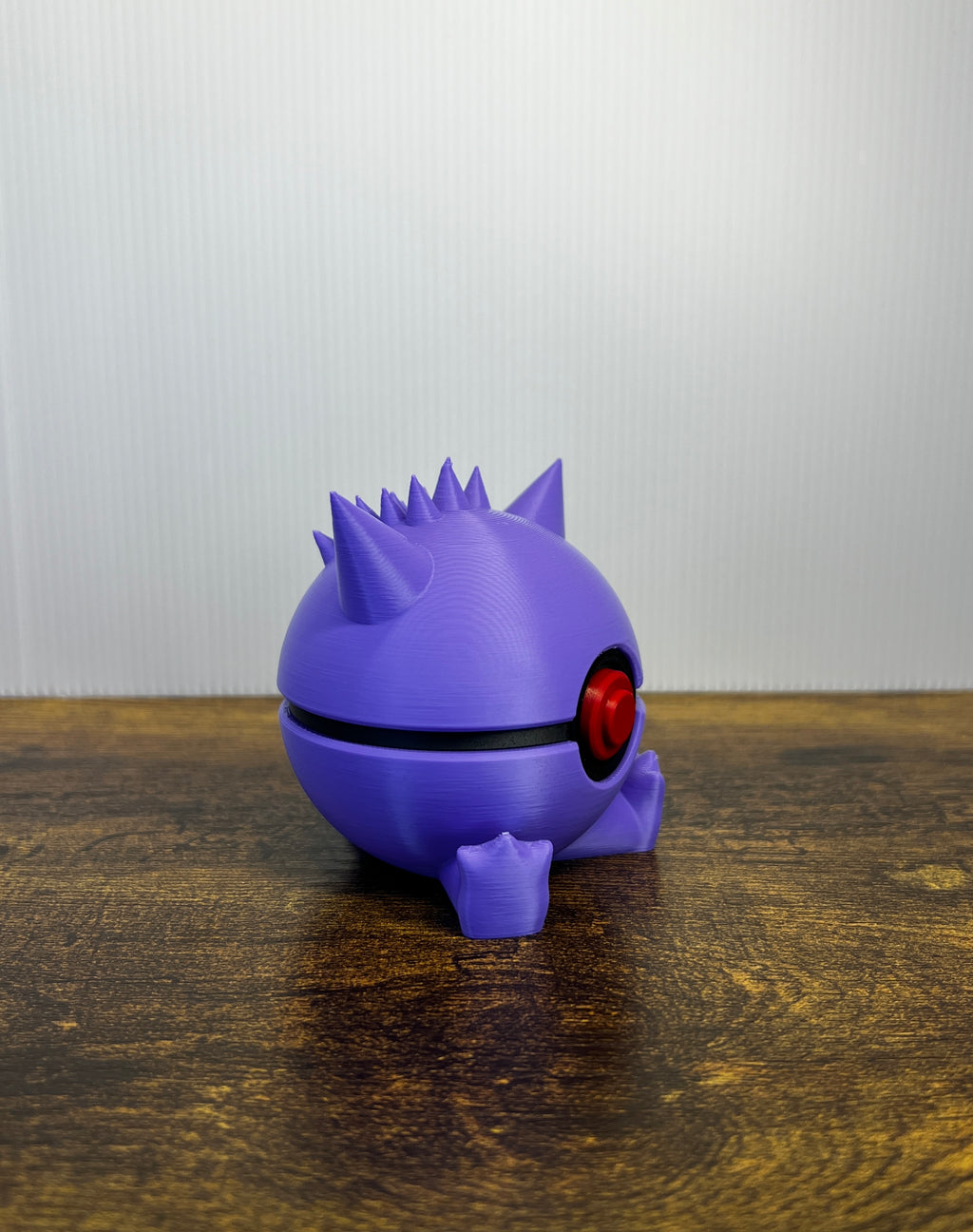 Gengar Poké Ball – Pokémon-Inspired Display Stand