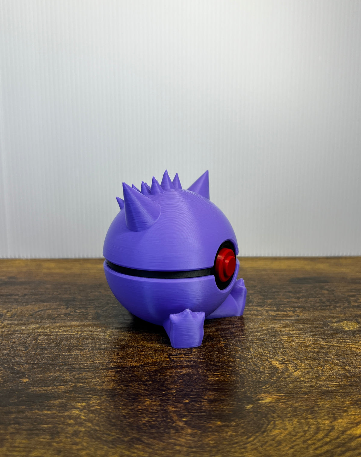 Gengar Poké Ball – Pokémon-Inspired Display Stand