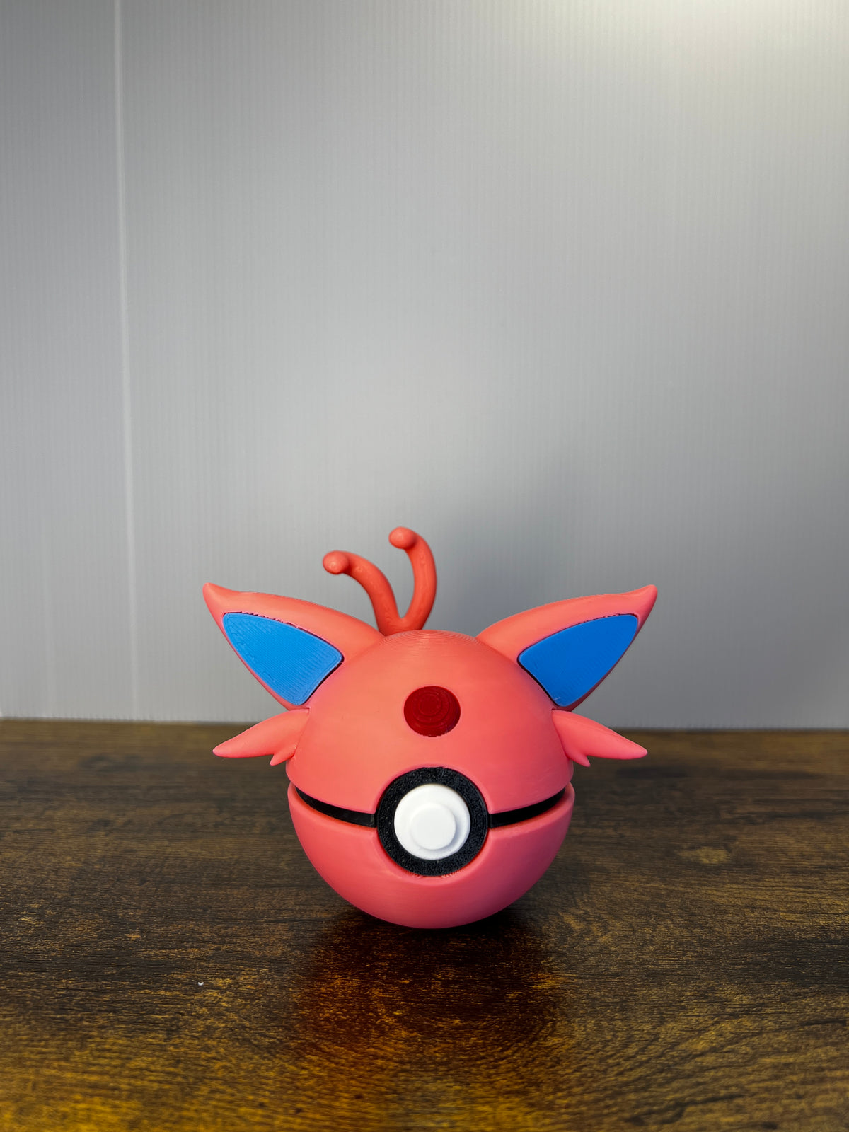 Espeon Poké Ball – Pokémon-Inspired Display Stand