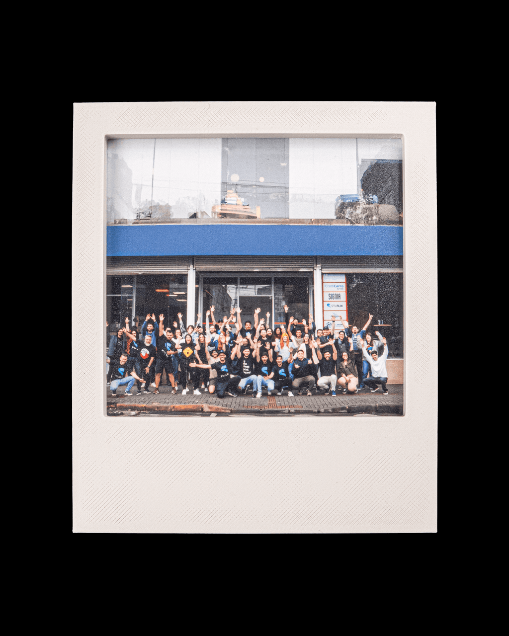 Instant Moment — Magnetic Photo Frame