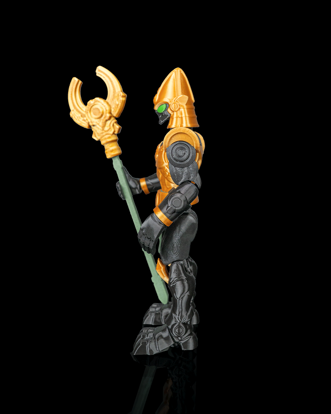 Articulated Mecha Resurrection Osiris God Figure — Sci-Fi Egyptian Deity Collectible (20cm)