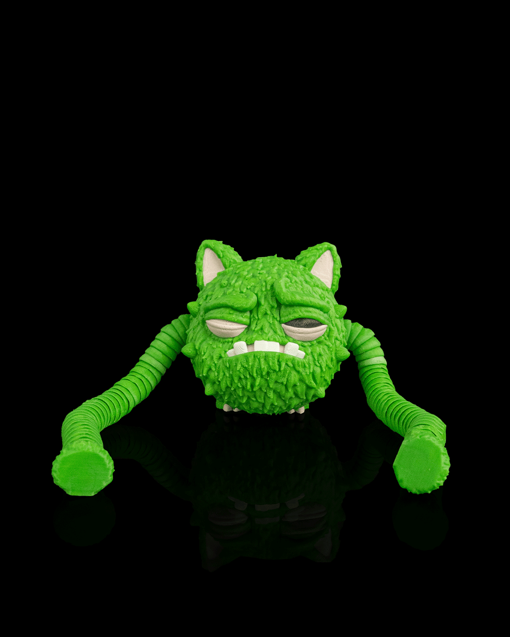 Mibbin — Grumpy Articulated Monster Fidget Keychain / Statuette