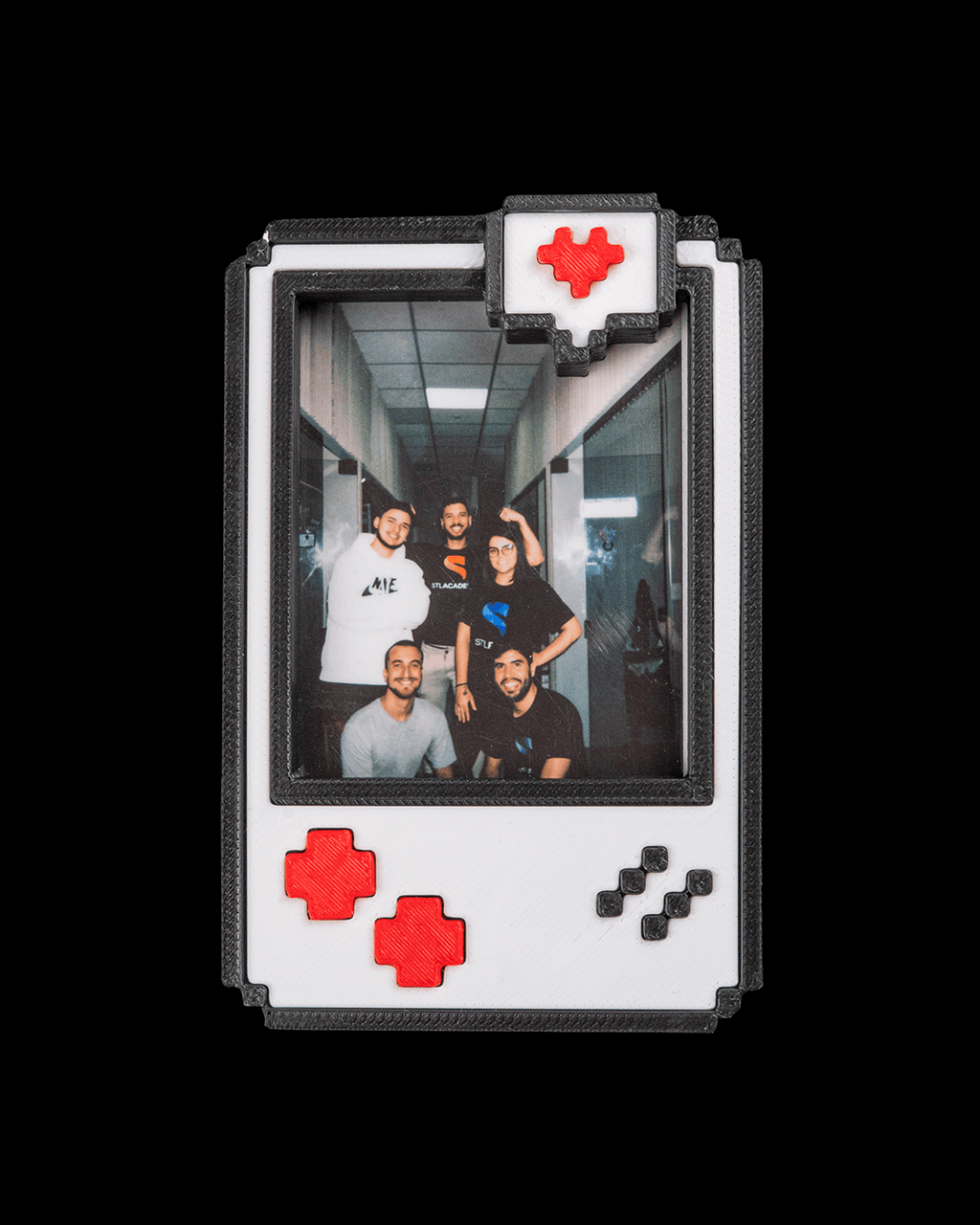 Pixel Snap — Magnetic Photo Frame